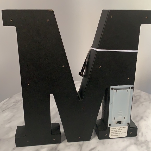 Light up “M” decor💡 - Picture 4 of 5